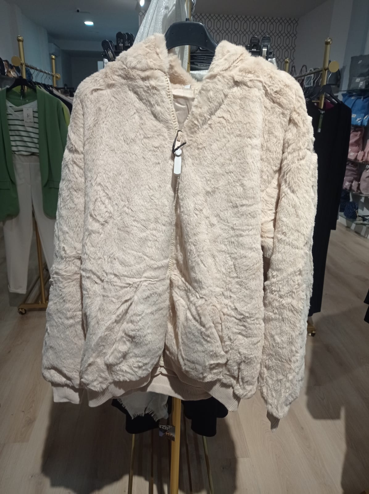 WhatsApp Image 2023-11-20 at 17.48.22 (1) Kimeras tienda online, Los mejores complementos,ropa, joyas y regalos originales al mejor precio.